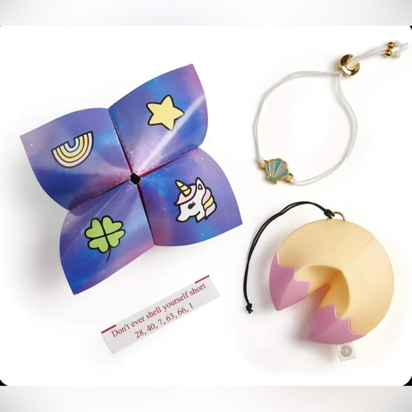 Lucky Fortune x4 Wear Your Luck Fortune Cookie Chinese Take-Out Box Series1 - Picture 2 of 7